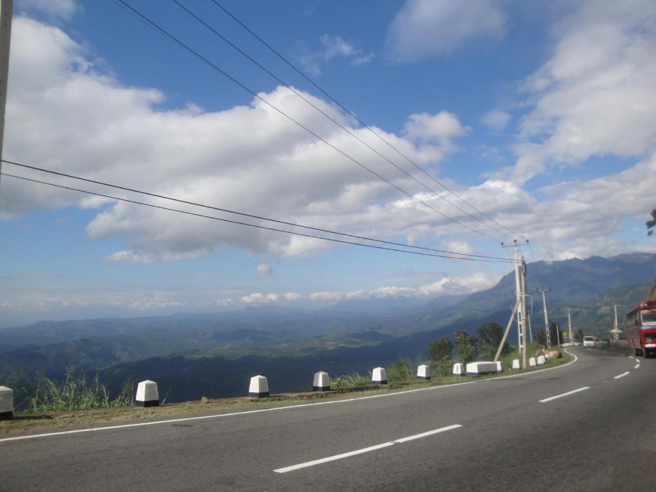 Adventure Base Camp Hotel Kitulgala Buitenkant foto