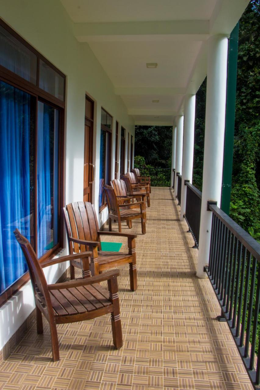 Adventure Base Camp Hotel Kitulgala Buitenkant foto