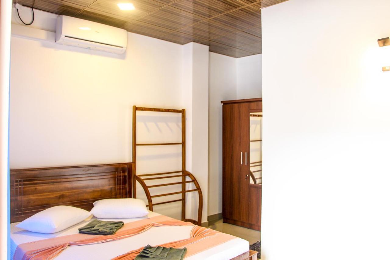 Adventure Base Camp Hotel Kitulgala Buitenkant foto